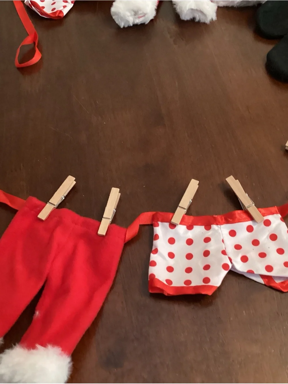 Miniature Clothing Garland - Red